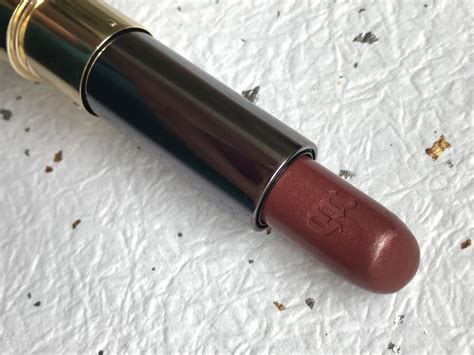 Rustic Urban Amulet Lipstick: The Perfect Lip Color for a Casual Chic Style